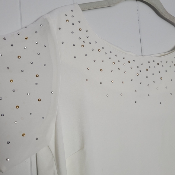 SALE NWT NY Collection White Flutter Sleeve Top Silver & Gold Studded Accents M - Picture 5 of 15
